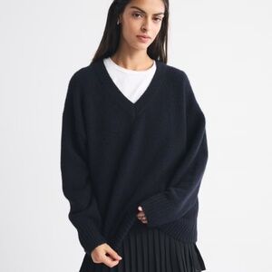 Abercrombie & Fitch Dad V Neck Sweater - Navy Size Small